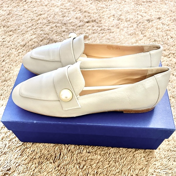 Stuart Weitzman Payson Pearl Leather Loafer - Picture 3 of 7